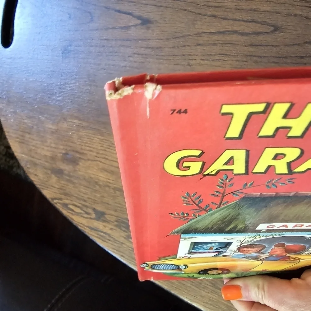 Vintage 1960's The Little Garage Man Wonder Book Children's Book